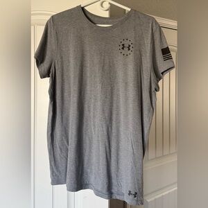 Under Armour Gray Freedom American Flag USA Short Sleeve Performance Logo Tee